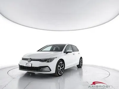 Usado VW Golf VIII Life 110 CV (80 kW) 2021 Blanco Utilitario