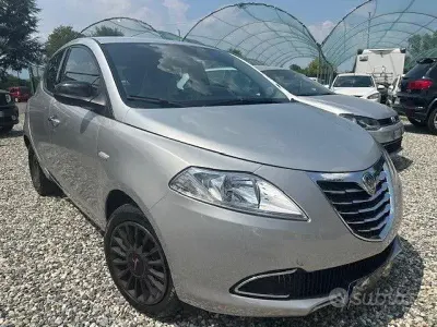 Usata Lancia Ypsilon Silver 69 CV (50 kW) 2012 Grigio Utilitaria