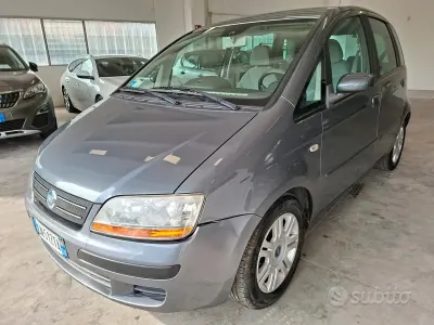 Usata Fiat Idea Active 95 CV (69 kW) 2004 Grigio Monovolume