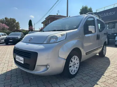 Usata Fiat Qubo Dynamic 95 CV (69 kW) 2015 Grigio chiaro Monovolume