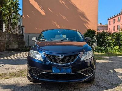 Usata Lancia Ypsilon 69 CV (50 kW) 2016 Blu Utilitaria