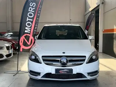 Usata Mercedes B200 Premium 136 CV (100 kW) 2013 Bianco Utilitaria