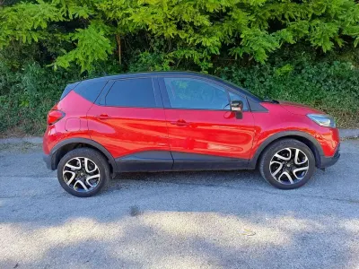 Usata Renault Captur 90 CV (66 kW) 2016 Rosso SUV