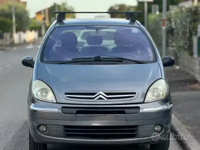 Usata Citroën Xsara Picasso 116 CV (85 kW) 2004 Grigio Monovolume