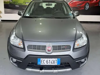 Begagnad Fiat Sedici Emotion 135 HK (99 kW) 2010 Grå SUV