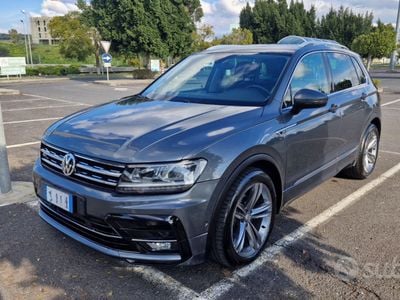 Usata VW Tiguan R-line 131 CV (96 kW) 2020 Grigio SUV