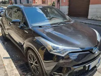 Usata Toyota C-HR 98 CV (72 kW) 2019 Nero SUV