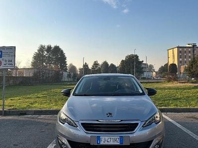 Usata 2017 Peugeot 308 Utilitaria | 9500 € (Buon prezzo)