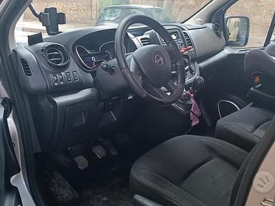 Grigio Usata 2016 Opel Vivaro Monovolume | 15.000 € (Buon prezzo)