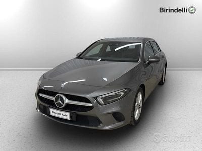 Usata Mercedes A180 116 CV (85 kW) 2020 Grigio Monovolume