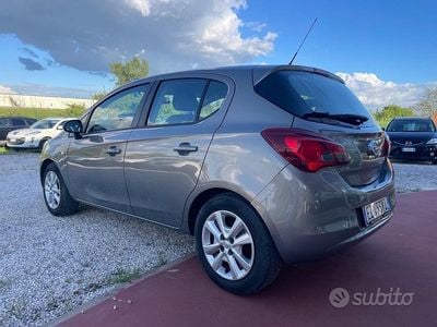 Usata Opel Corsa 90 CV (66 kW) 2015 Grigio Berlina