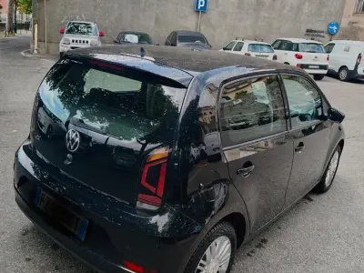 Usata VW up! 60 CV (44 kW) 2020 Nero Utilitaria