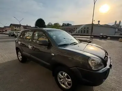 Usata Hyundai Tucson 140 CV (102 kW) 2008 Grigio SUV