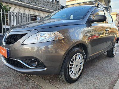 usata Lancia Ypsilon 0.9 TwinAir 5 porte Metano Eco...