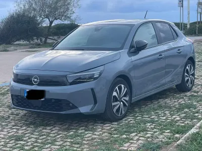Usata Opel Corsa 101 CV (74 kW) 2025 Grigio Utilitaria