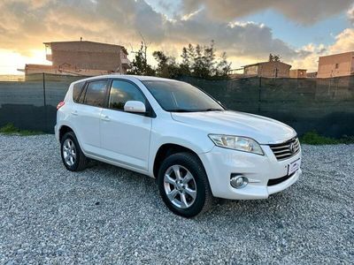 usata Toyota RAV4 RAV 42.2 D-4D 150 CV DPF Exclusive