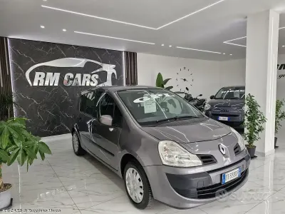 Usata Renault Grand Modus Dynamique 101 CV (74 kW) 2009 Marrone Monovolume