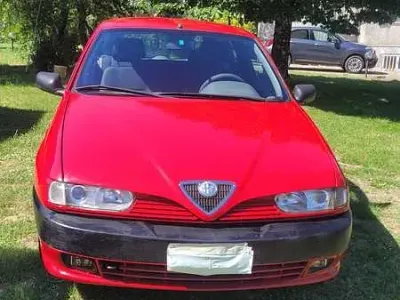 Usata Alfa Romeo 145 103 CV (75 kW) 1995 Rosso Utilitaria