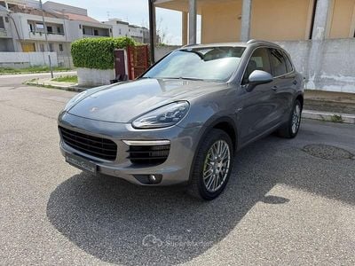 Usata Porsche Cayenne Platinum Edition 250 CV (183 kW) 2016 Gray SUV