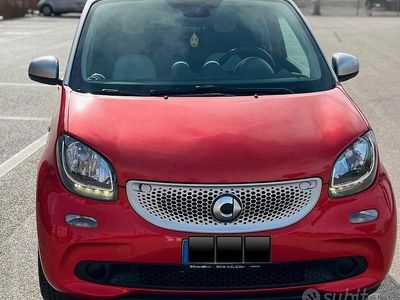 Usata Smart ForFour 71 CV (52 kW) 2015 Rosso Utilitaria
