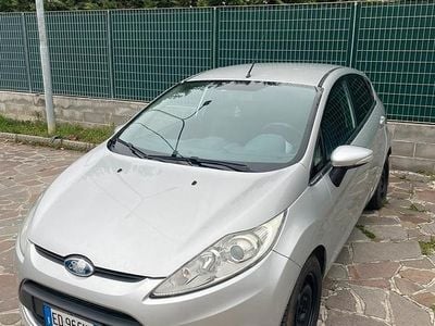 Usata Ford Fiesta 82 CV (60 kW) 2010 Grigio Utilitaria