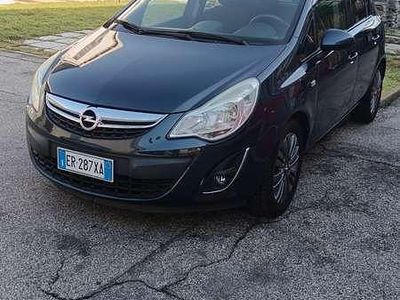 Usata Opel Corsa 69 CV (50 kW) 2013 Blu Berlina