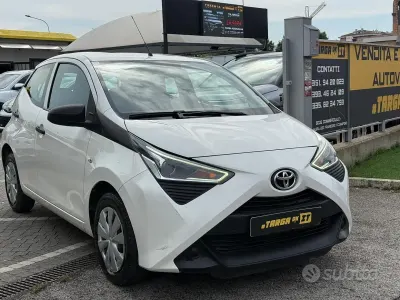 Usata Toyota Aygo Cool 72 CV (52 kW) 2019 Bianco Utilitaria