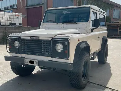 Usata Land Rover Defender 68 CV (50 kW) 1997 SUV