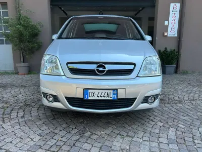 Usata Opel Meriva Cosmo 101 CV (74 kW) 2009 Grigio Monovolume