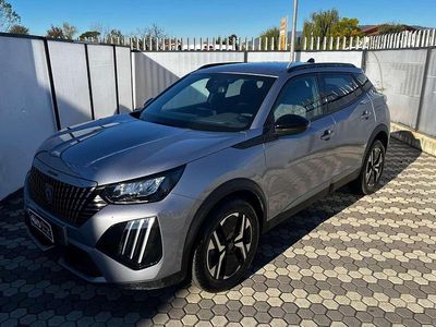 Usata Peugeot 2008 Allure 102 CV (75 kW) 2025 Argento metallizzato SUV