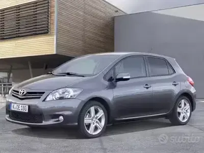 Usata Toyota Auris Sol 99 CV (72 kW) 2010 Nero Utilitaria