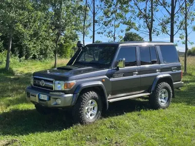 Usata Toyota Land Cruiser 204 CV (150 kW) 2019 Grigio SUV