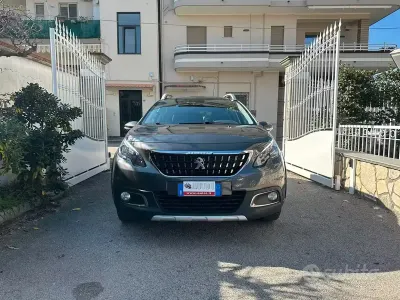 Usata Peugeot 2008 Allure 131 CV (96 kW) 2019 Grigio SUV