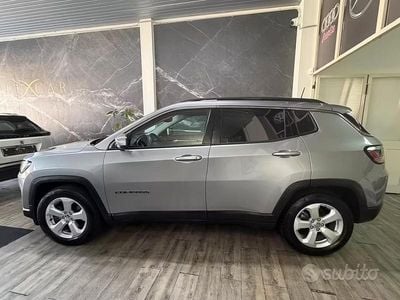 Begagnad Jeep Compass Longitude 120 HK (88 kW) 2019 Grå SUV