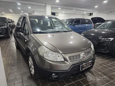 Usata Fiat Sedici Emotion 135 CV (99 kW) 2011 Grigio colosseo metallizzato SUV
