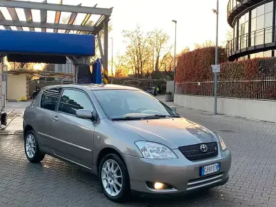 Usata Toyota Corolla 192 CV (141 kW) 2003 Grigio Berlina