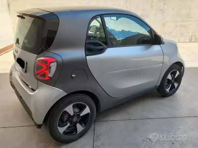 Usata Smart ForTwo Electric Drive 41 kW (56 CV) 2023 Grigio Berlina