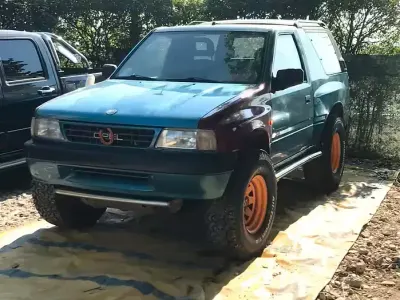 Occasion Opel Frontera 116 ch (85 kW) 1993 Bleue SUV
