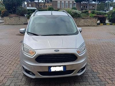 Usata Ford Tourneo Courier 2015 Grigio Monovolume