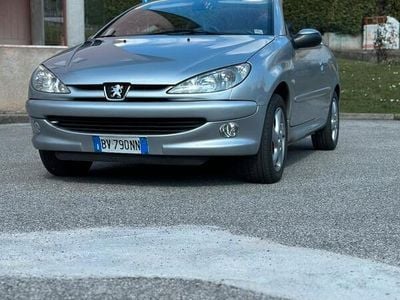 Begagnad Peugeot 206 CC 109 HK (80 kW) 2003 Cab