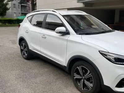 Usata MG ZS Comfort 106 CV (77 kW) 2022 Bianco SUV