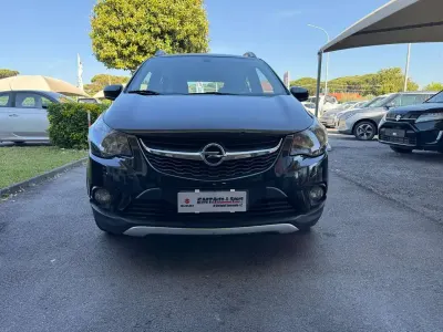 Usata Opel Karl Rocks 75 CV (55 kW) 2018 Nero Utilitaria