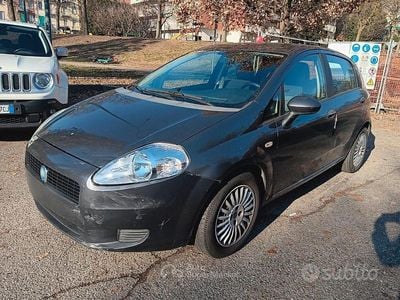 Usata Fiat Grande Punto 95 CV (69 kW) 2007 Grigio Utilitaria