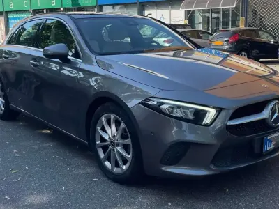 Usata Mercedes A180 Premium 116 CV (85 kW) 2019 Argento Berlina