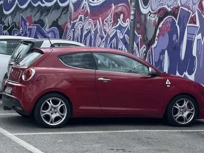 Second-hand Alfa Romeo MiTo Distinctive 155 CP (114 kW) 2009 Roșu Hatchback