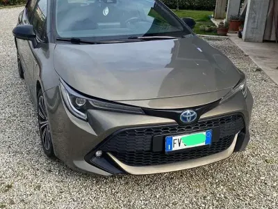 Usata Toyota Corolla Style 98 CV (72 kW) 2019 Bronzo Berlina