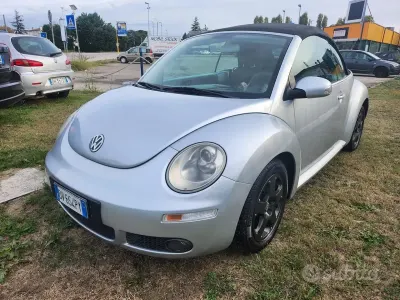 Usata VW New Beetle 105 CV (77 kW) 2007 Grigio Utilitaria