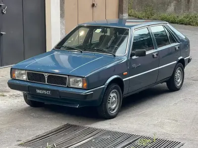 Usata Lancia Delta 78 CV (57 kW) 1982 Bluazzurro Utilitaria