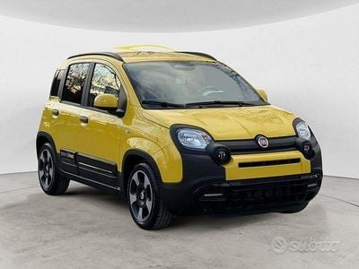 Nuova Fiat Panda Cross Cross 69 CV (50 kW) 2025 Giallo Utilitaria