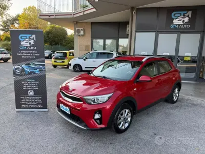 Usata Kia Stonic Style 97 CV (71 kW) 2018 Rosso SUV